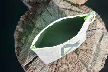 wasserdichte Airtexkosmetiktasche in grau mit dunkelgrauer 4